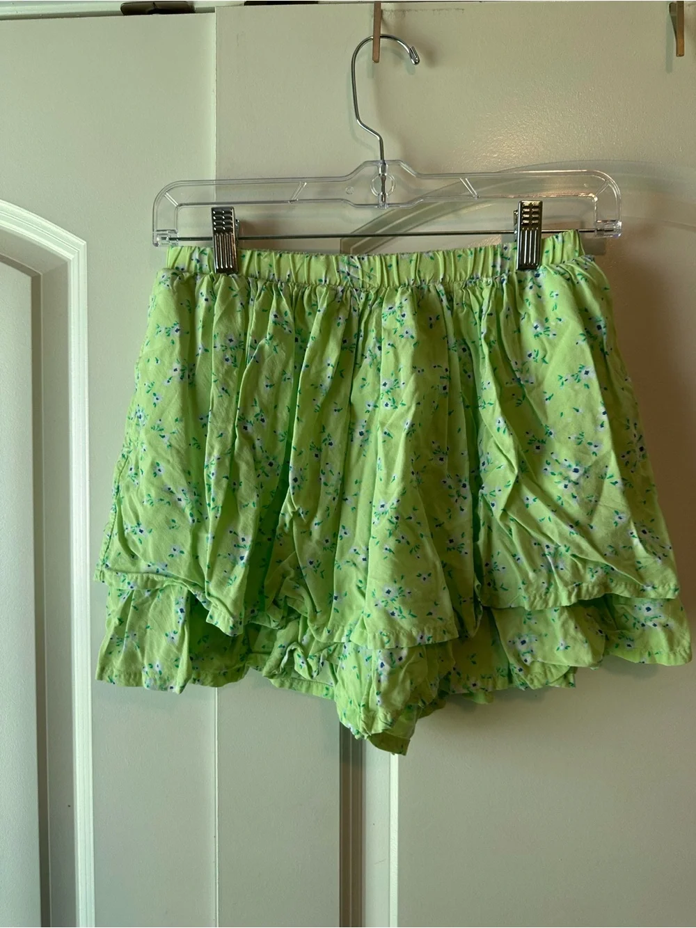Girls Size L Old Navy Lime Green Floral Ruffle Skort
